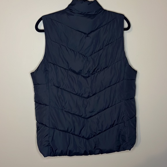 Black Vest - Picture 2 of 3
